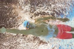 开云体育中国-东决关键战之夜，奥纳纳数据全面爆炸，定义现代篮球全能中锋新标杆