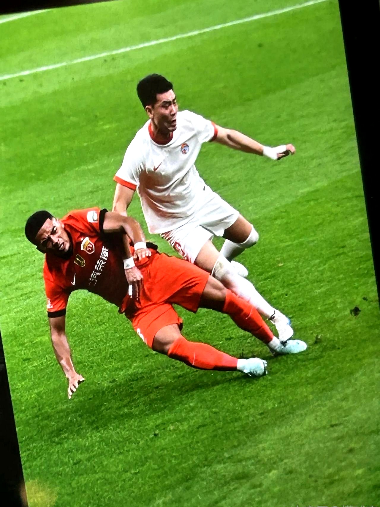 包含人队新球员上场发挥稚嫩,球队惜败的词条 包含人队新球员上场发挥稚嫩,球队惜败的词条