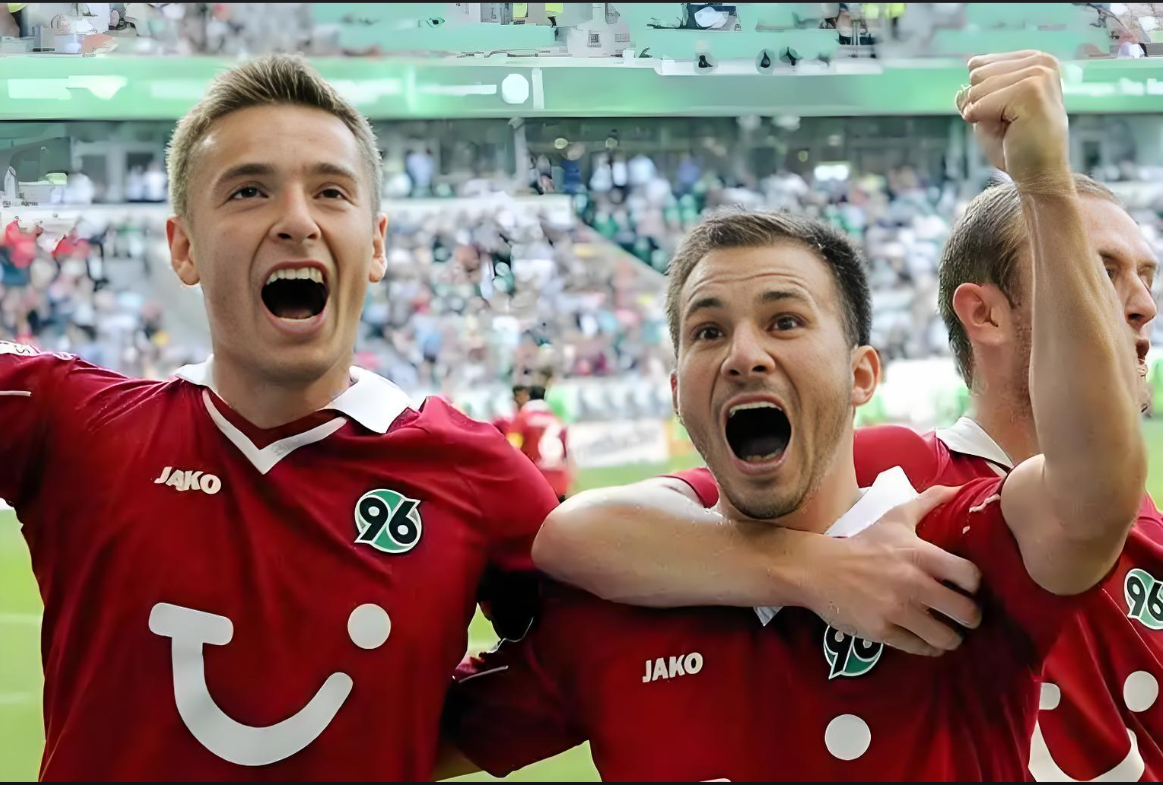 沙尔克将在莱比锡展开激烈角逐 沙尔克将在莱比锡展开激烈角逐