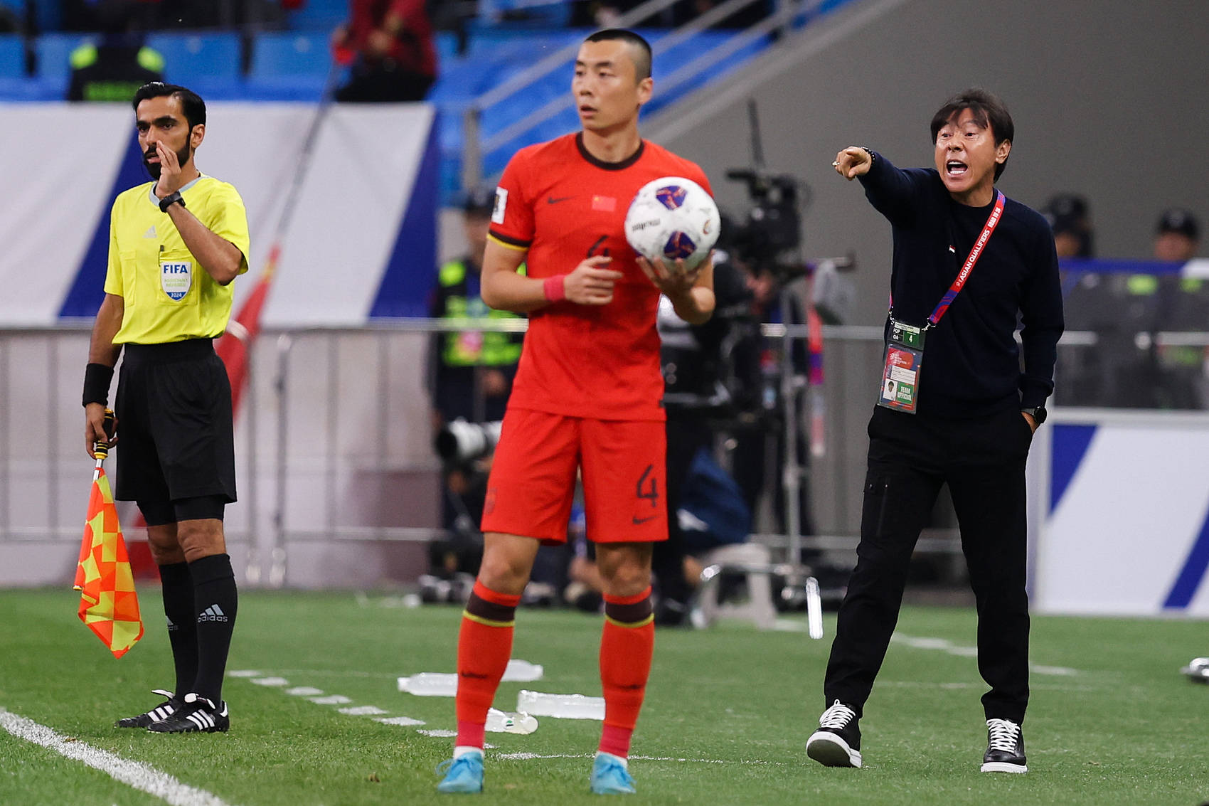 印尼队球员表现出色,为球队赢球 印尼队球员表现出色,为球队赢球