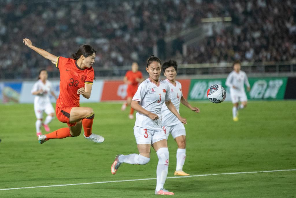 夺魁成功,我国女足队员斩获冠军! 夺魁成功,我国女足队员斩获冠军!