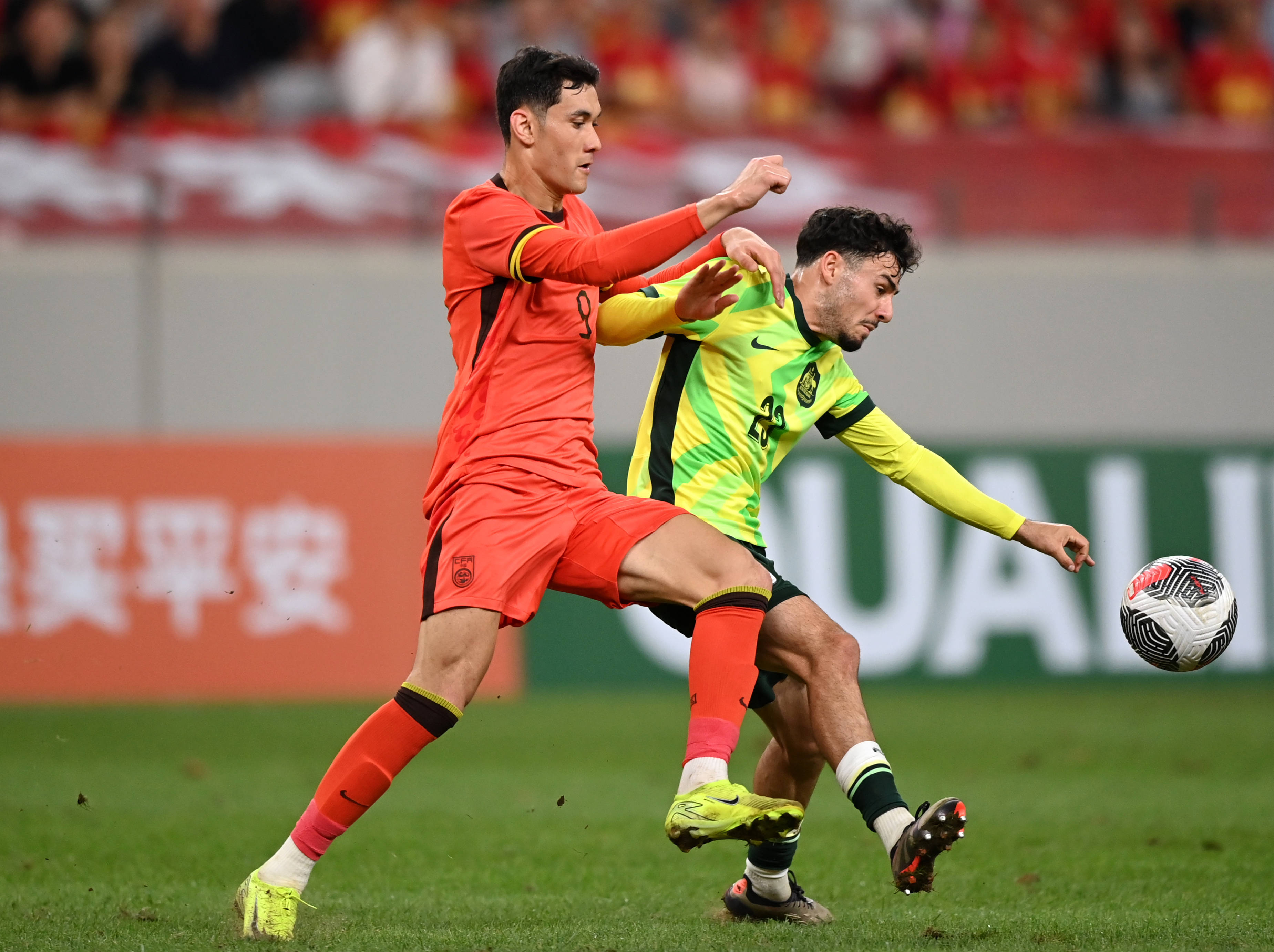 包含中国足球继续热议:球队备战状态备受关注的词条 包含中国足球继续热议:球队备战状态备受关注的词条