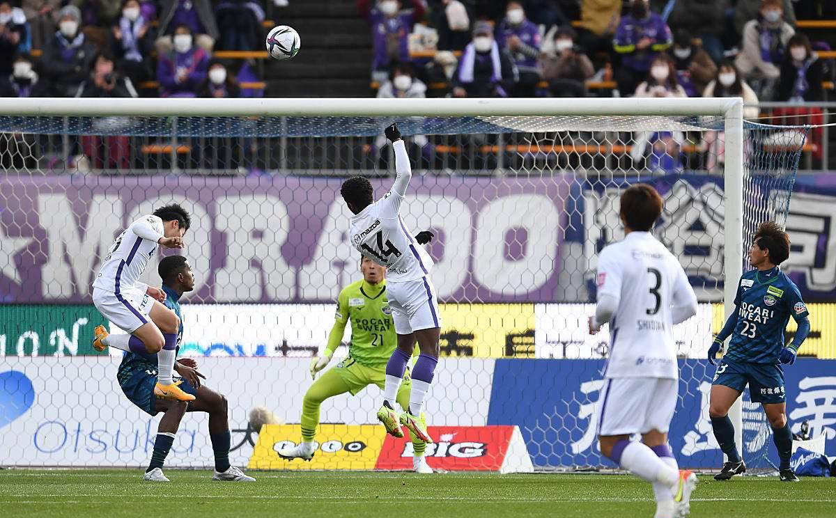 克罗托内力挽狂澜，客场胜利令人振奋的简单介绍