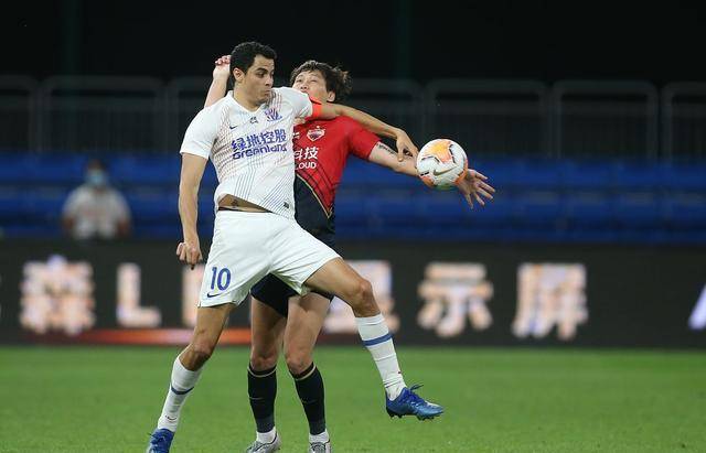 恩里克领衔深圳佳兆业大胜青岛黄海，提升排名的简单介绍