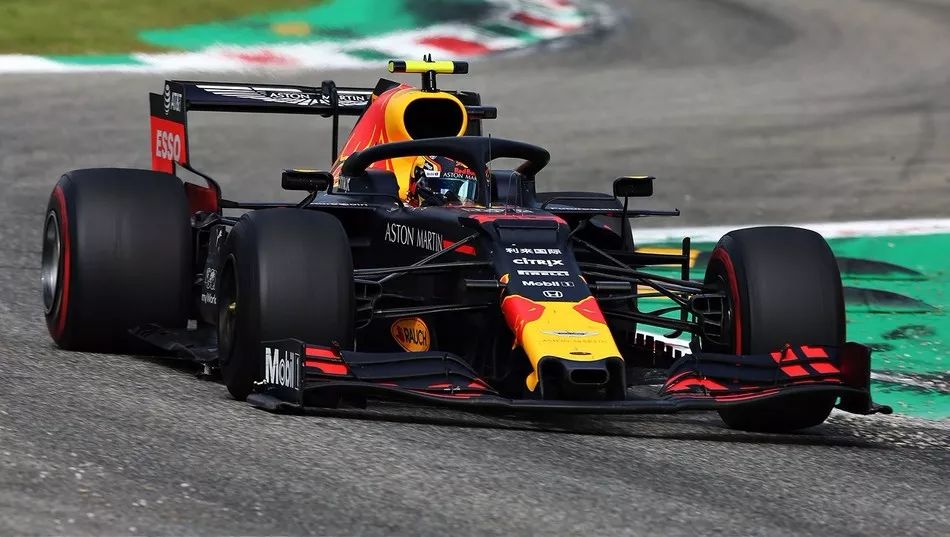 红牛二队鏖战阿斯顿马丁，勒克莱尔关键制胜的简单介绍