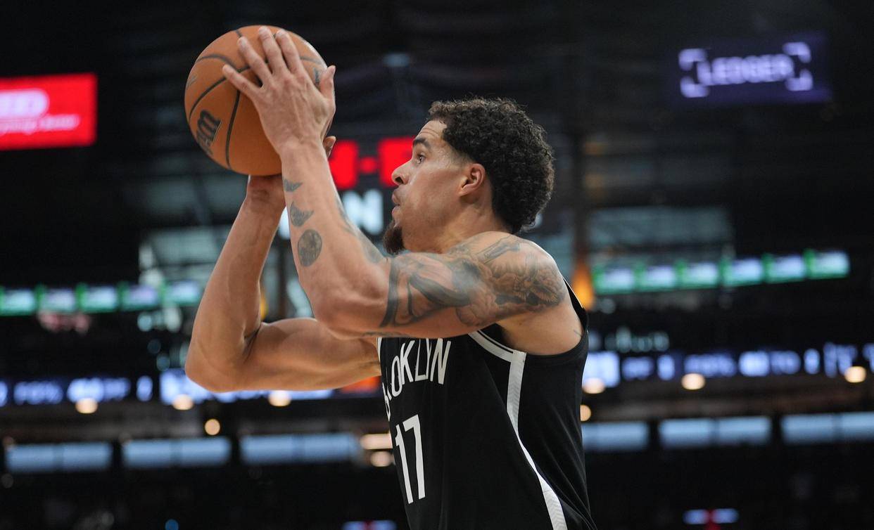 76人轻取篮网,福克斯关键制胜 76人轻取篮网,福克斯关键制胜