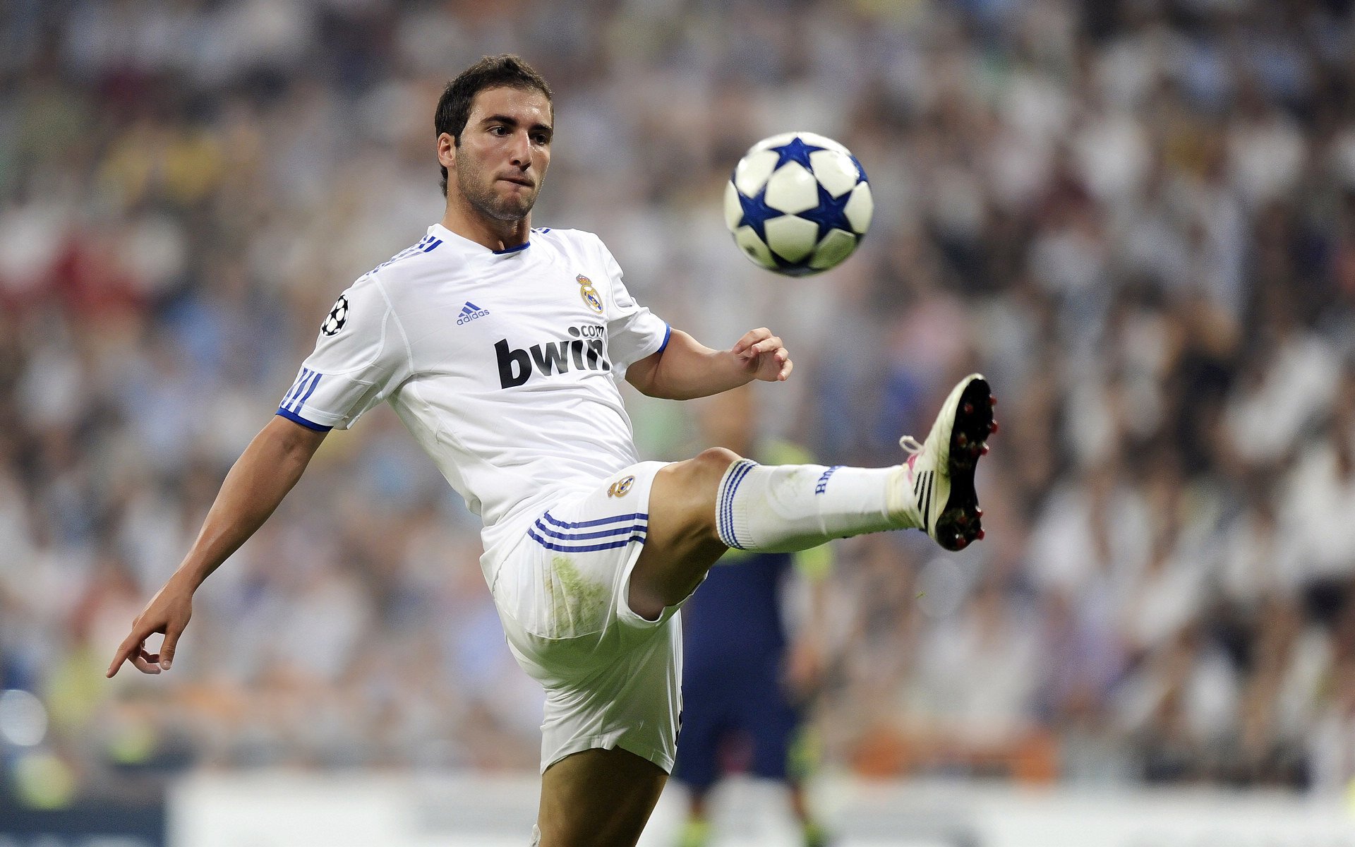 卢卡库爆发破心魔,尼日利亚生死战擒安哥拉展雄风