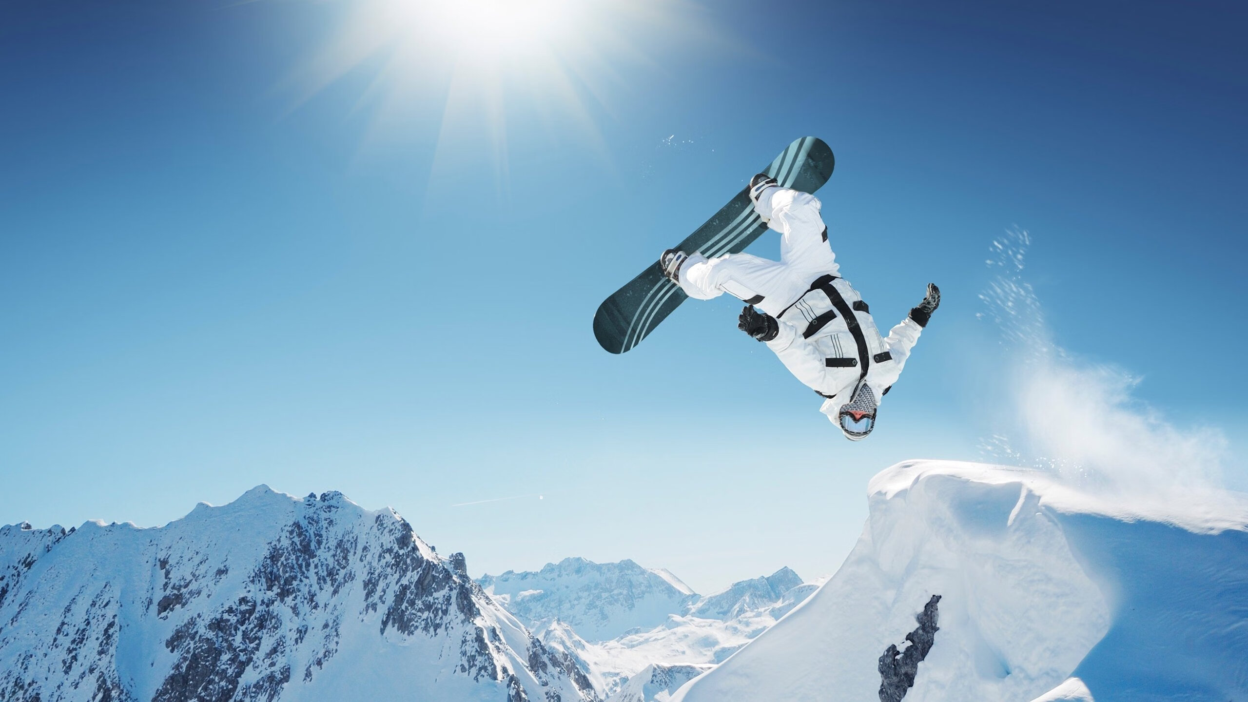 法网翻盘澳网，阿尔卡拉斯惊艳四座，新生代王者的蜕变之路